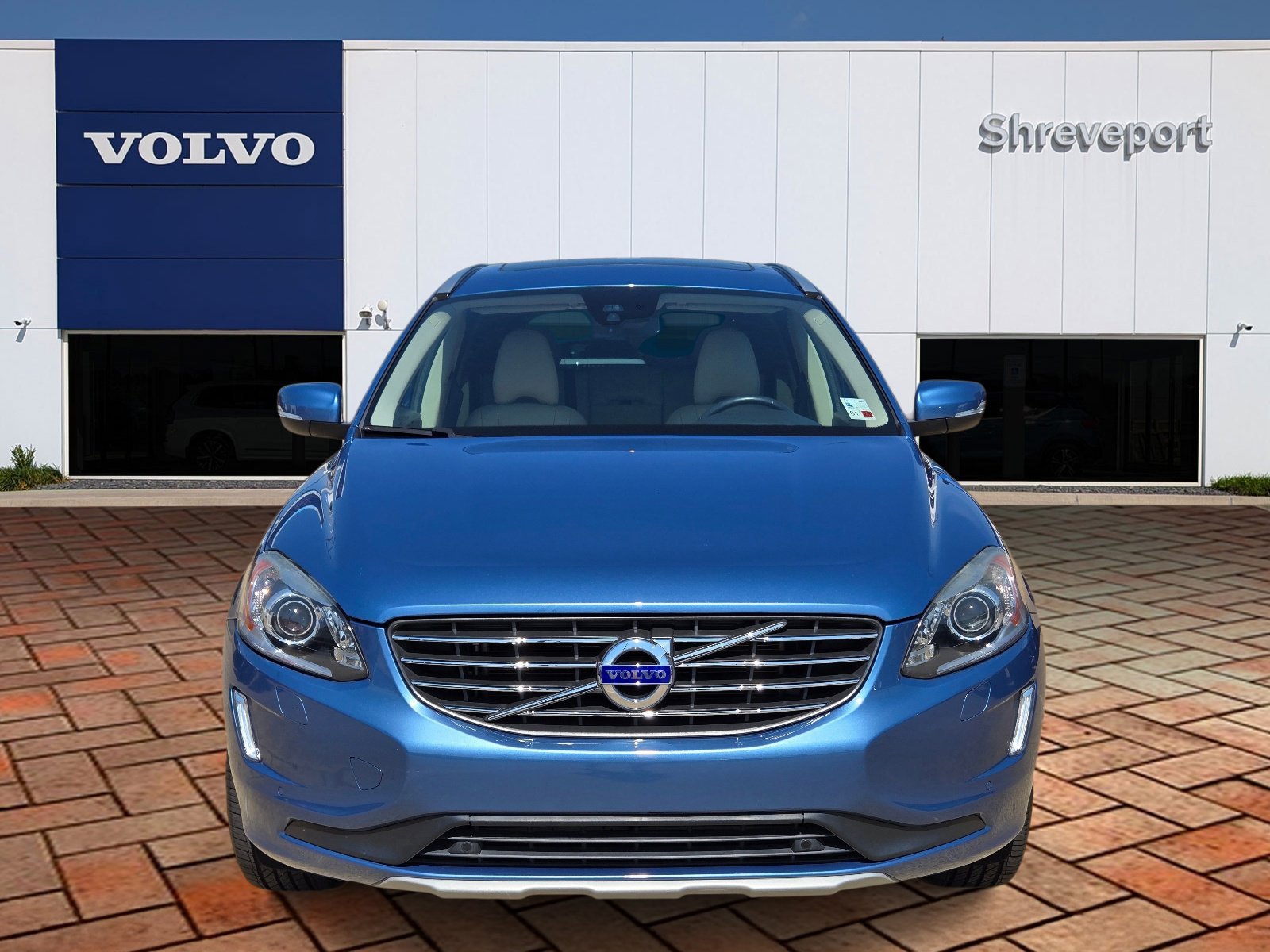 Used 2017 Blue Metallic Volvo Inscription image 2