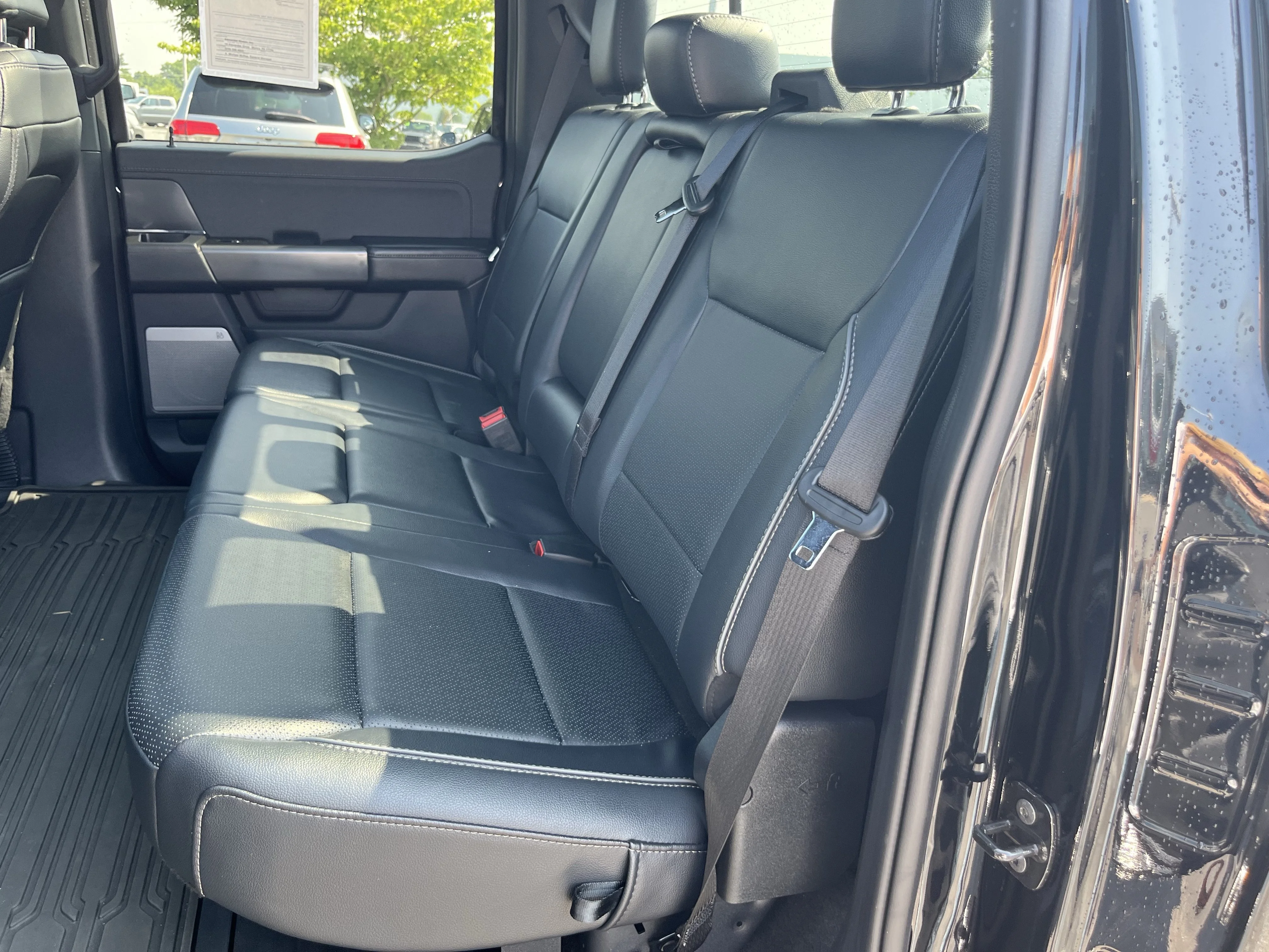 Used 2025 Black Metallic Ford Lariat image 17
