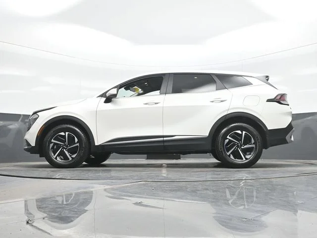 Used 2023 White Kia LX image 20