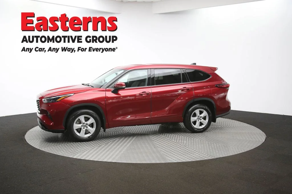 Used 2022 Red Toyota LE image 58
