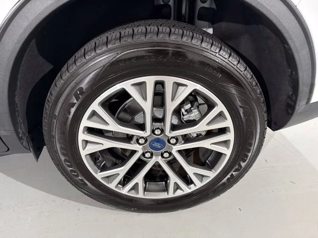 Used 2022 White Ford SEL image 7
