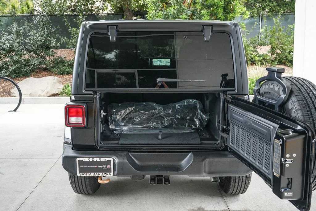 New 2026 Black Clear-Coat Exterior Paint Jeep Sport image 23