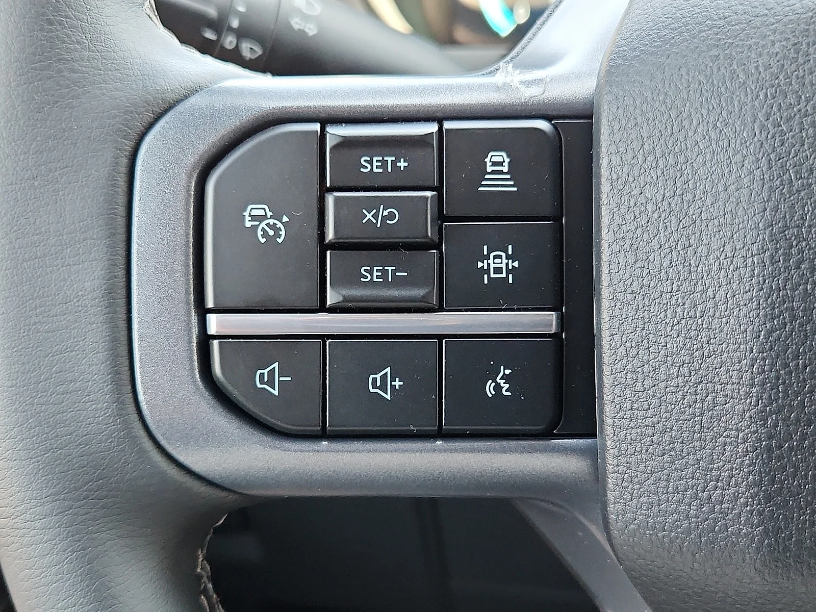 New 2026 Oxford White Ford XLT image 17