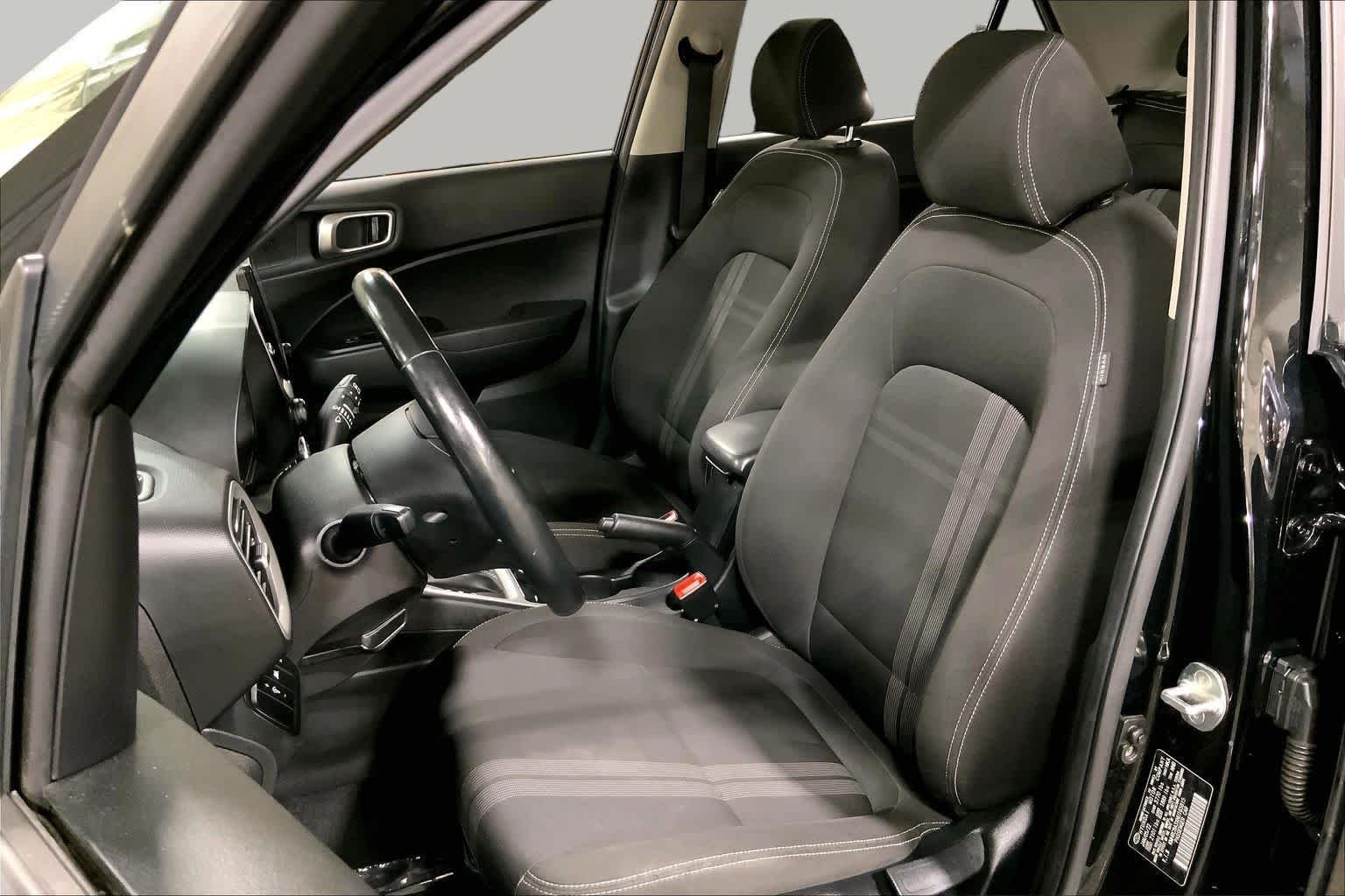 Used 2022 Black Noir Pearl Hyundai SEL image 8