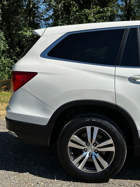 Used 2016 White Honda EX-L image 32
