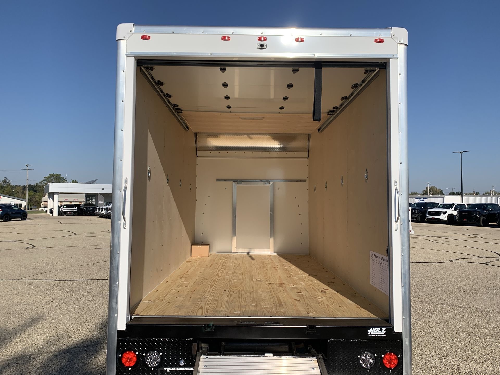 New 2025 Summit White GMC 1WT image 38