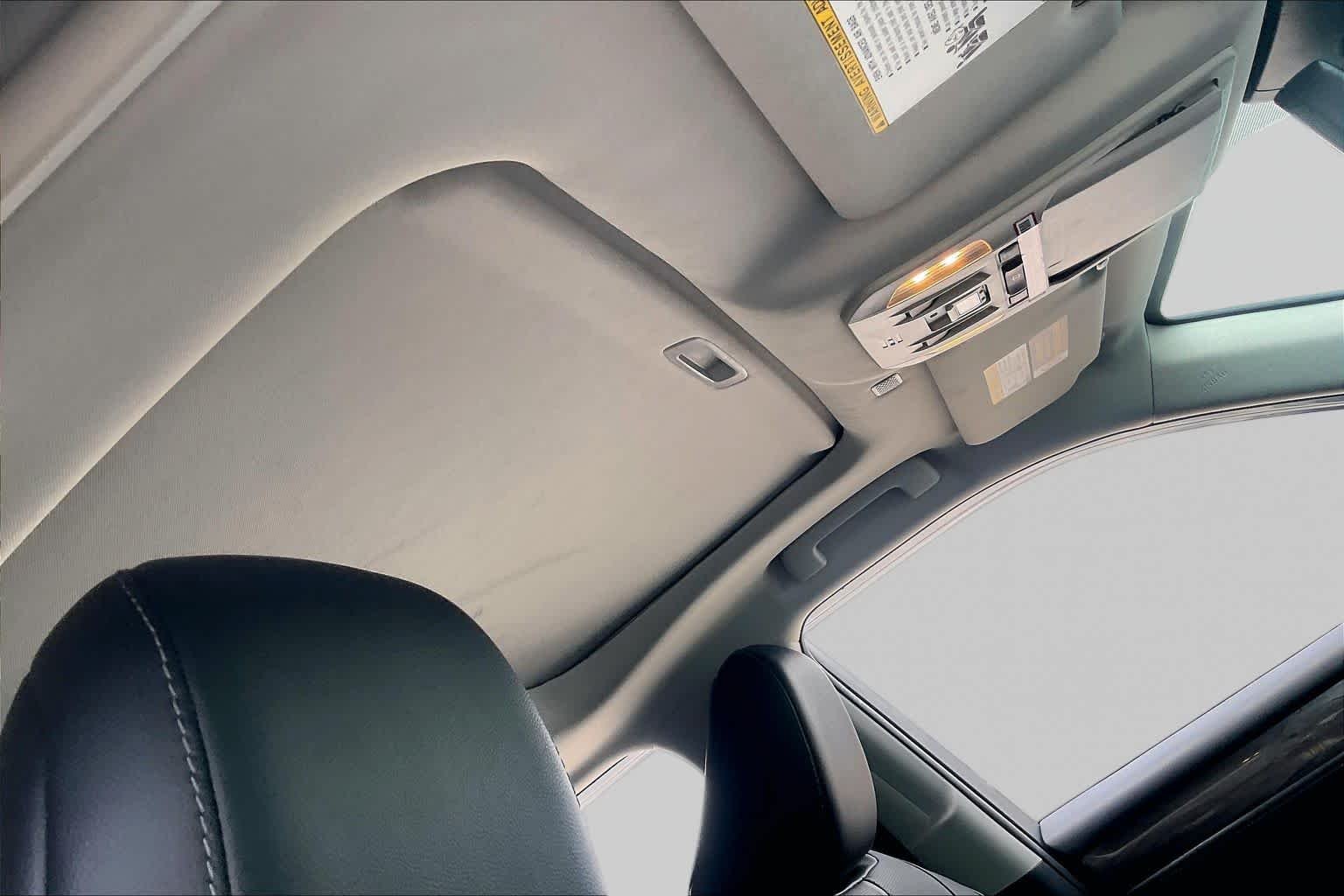 Used 2020 Blizzard Pearl Toyota Limited image 12