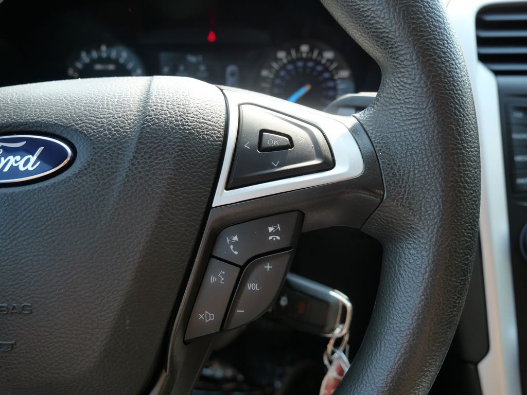 Used 2015 Red Ford SE image 19