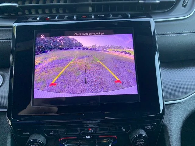 Used 2025 White Jeep Altitude image 32
