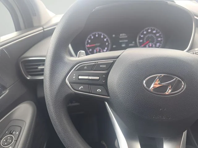 Used 2023 Silver Hyundai SE image 9