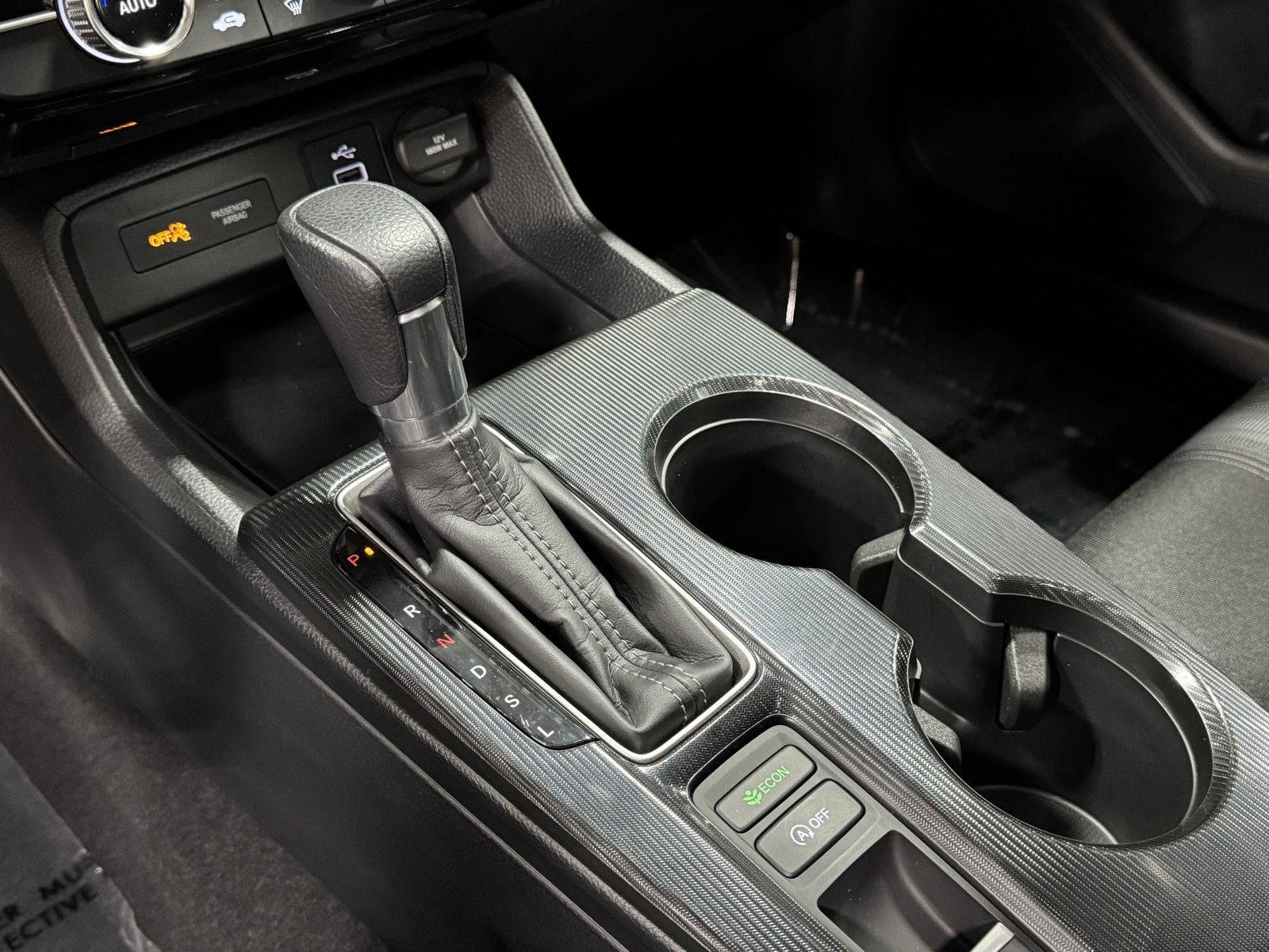 Used 2024 Lunar Silver Metallic honda LX image 25