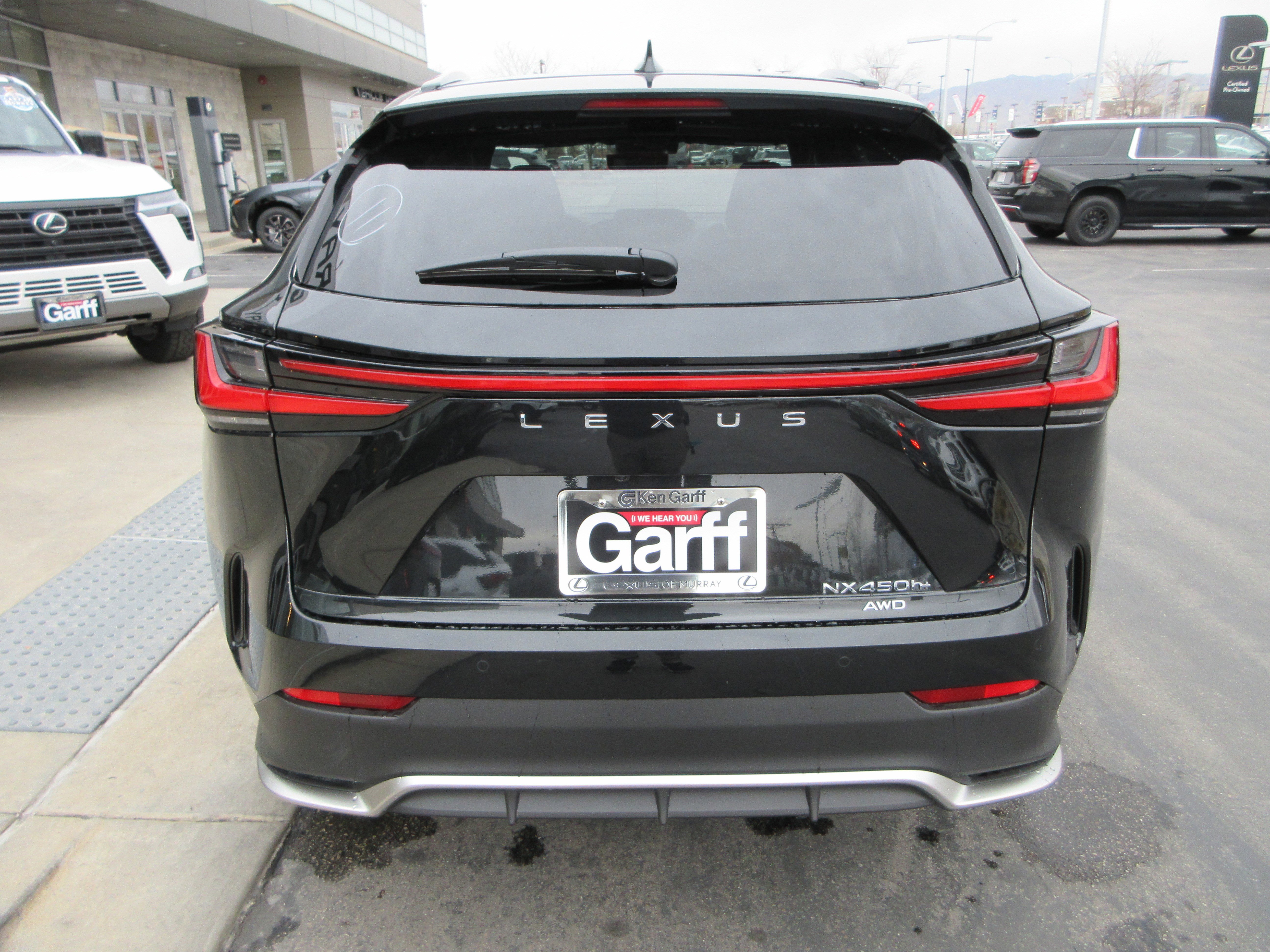 2026 Lexus NX 450h+ F-Sport - Photo 8