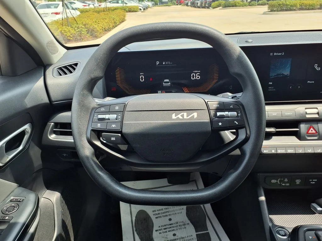 Used 2025 White Kia LXS image 20
