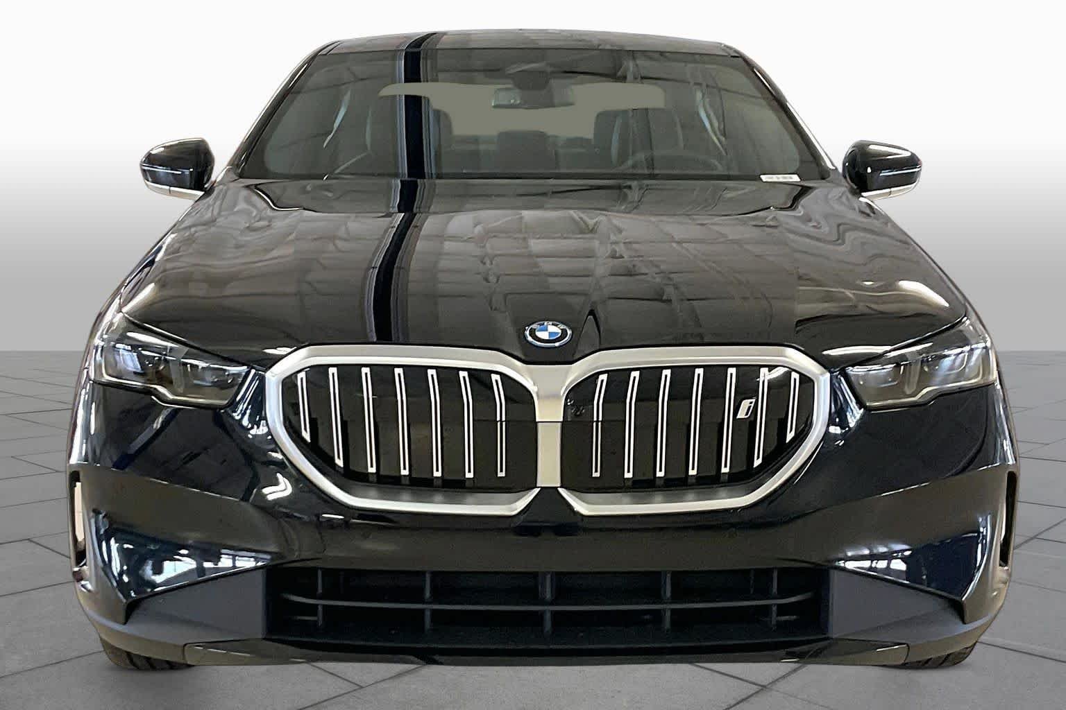 New 2027 Black Sapphire Metallic BMW eDrive40 image 3