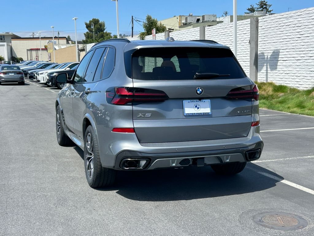 New 2026 Skyscraper Grey Metallic BMW xDrive40i image 3