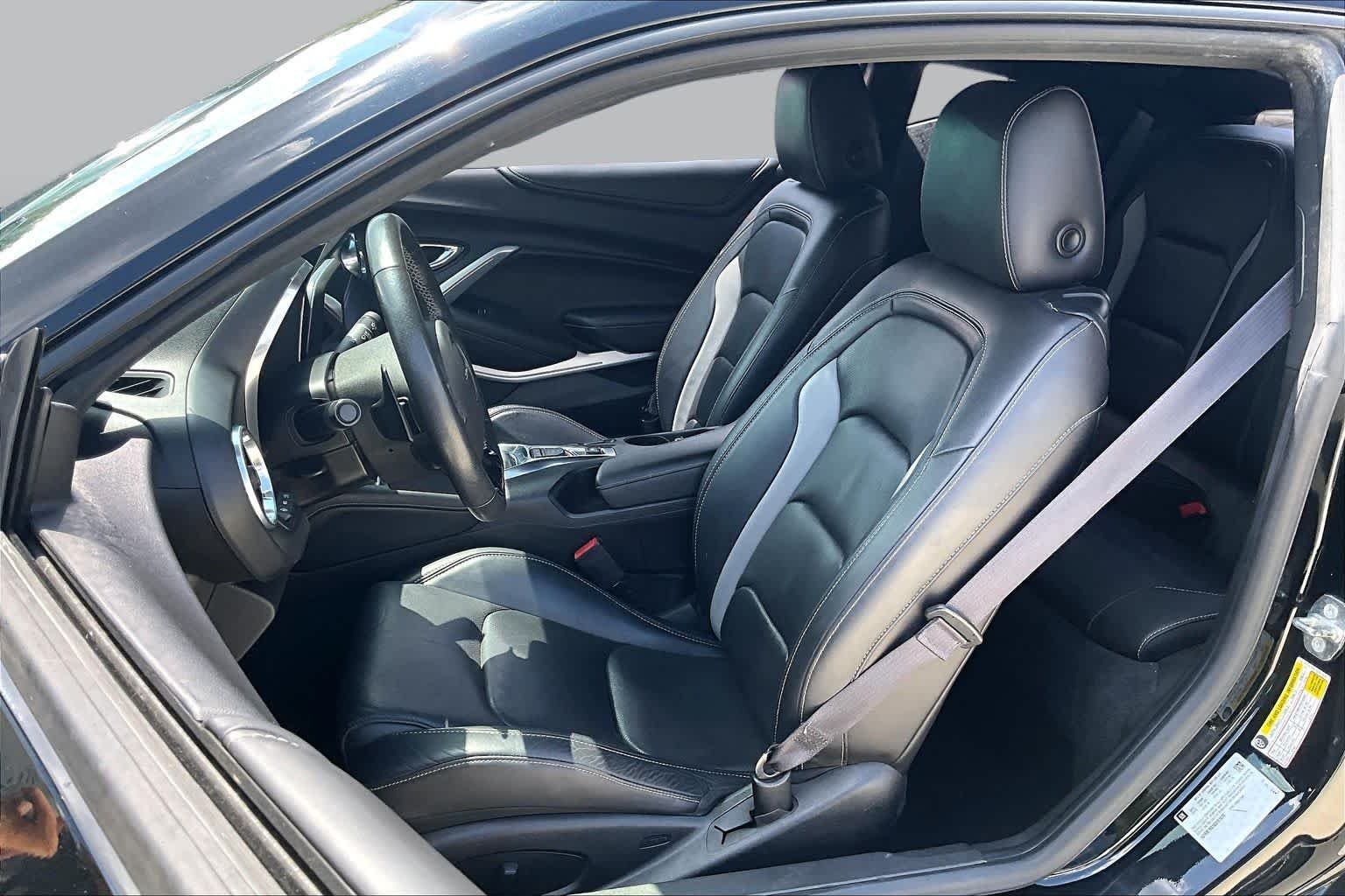 Used 2016 Black Chevrolet 2LT image 8