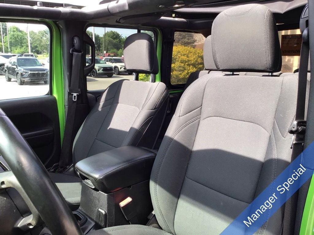 Used 2018 Green Jeep Unlimited Sport S image 24