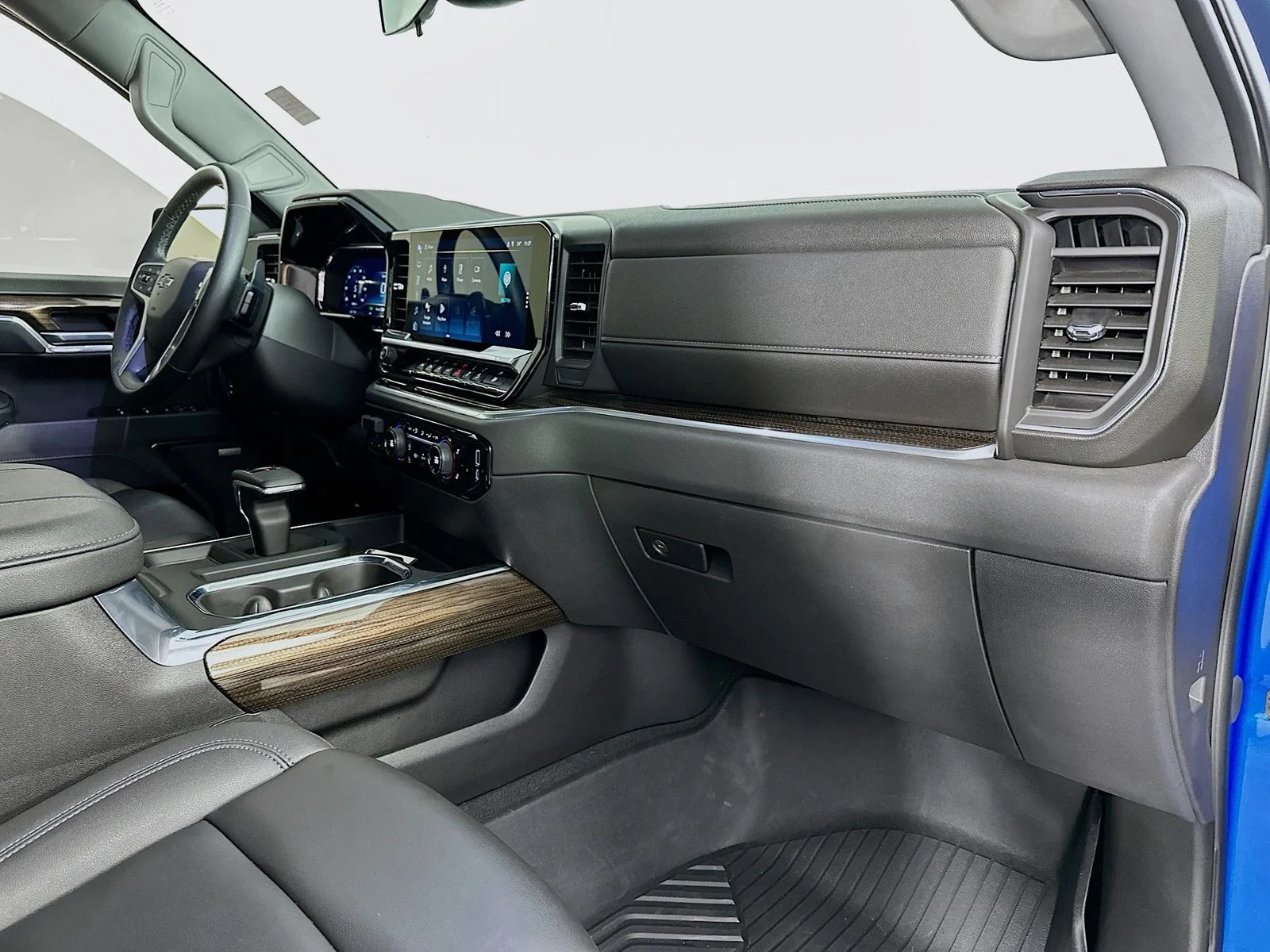 Used 2025 Riptide Blue Metallic Chevrolet LT Trail Boss image 34