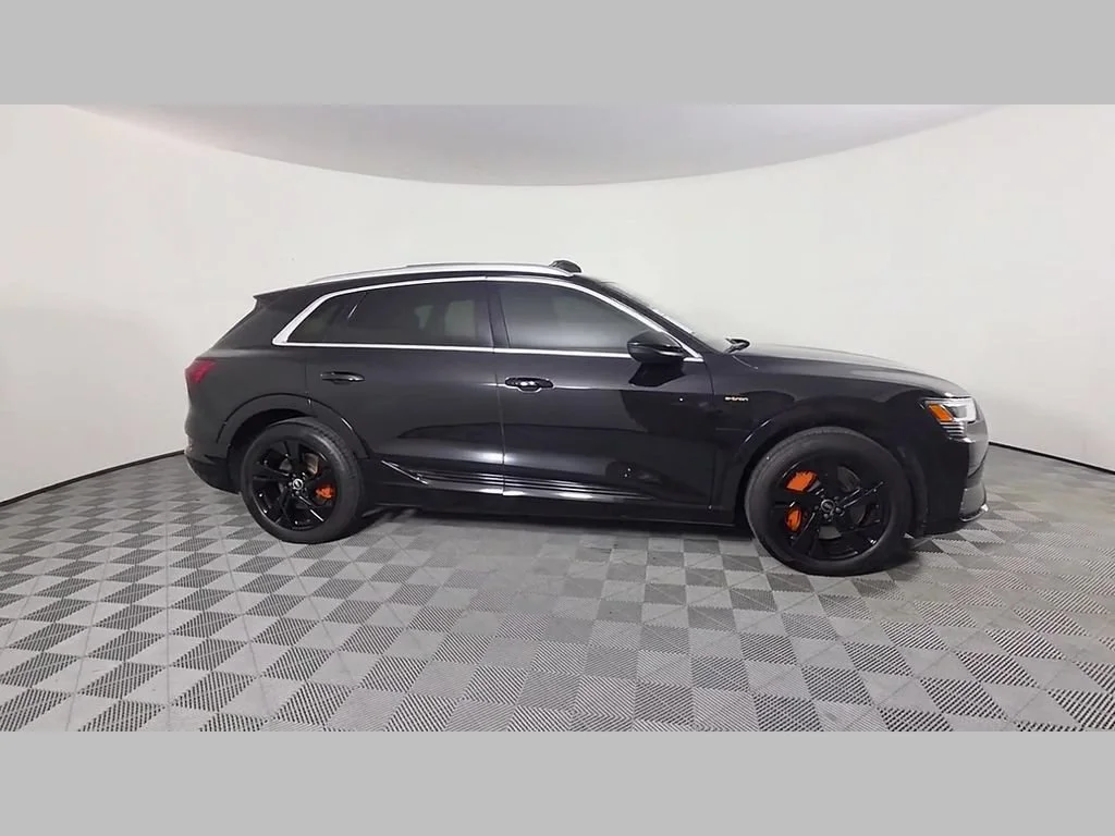 Used 2022 Brilliant Black Audi Premium image 35