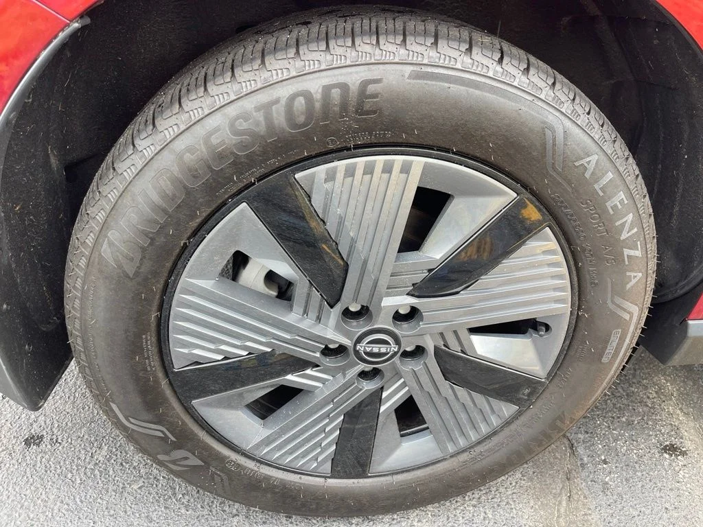 Used 2025 Red Nissan SL image 37