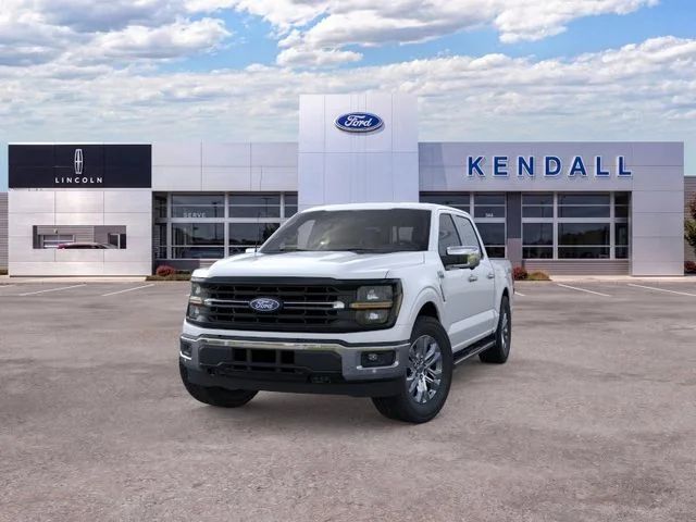 New 2026 Oxford White Ford XLT image 2