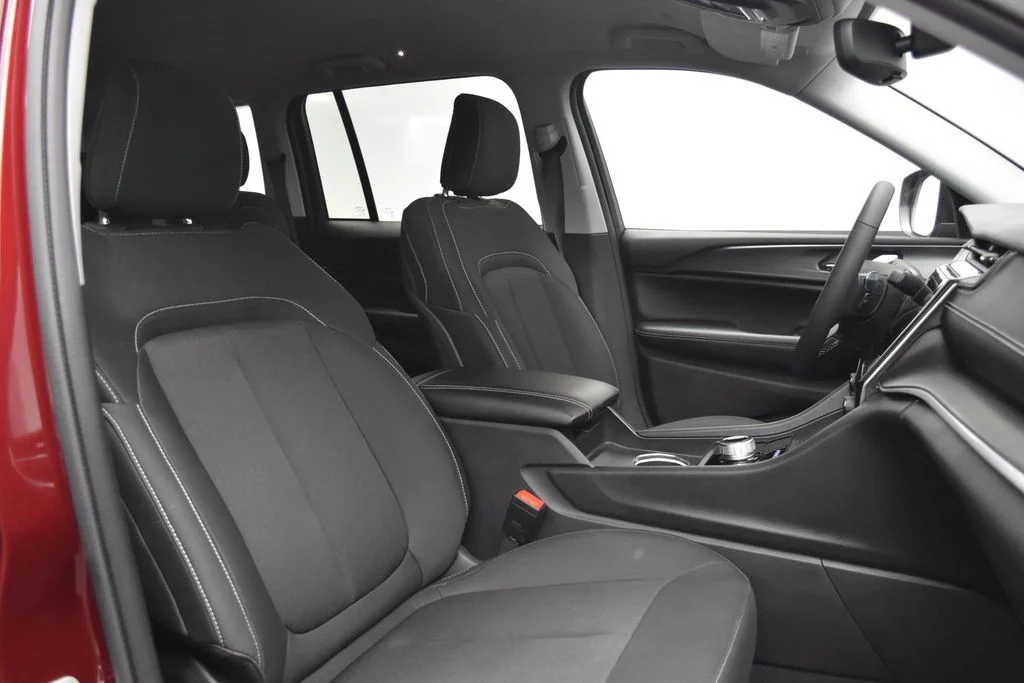 Used 2024 Red Jeep Laredo image 28