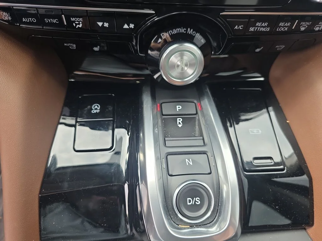 Certified Used 2025 Liquid Carbon Metallic Acura Technology Package image 18