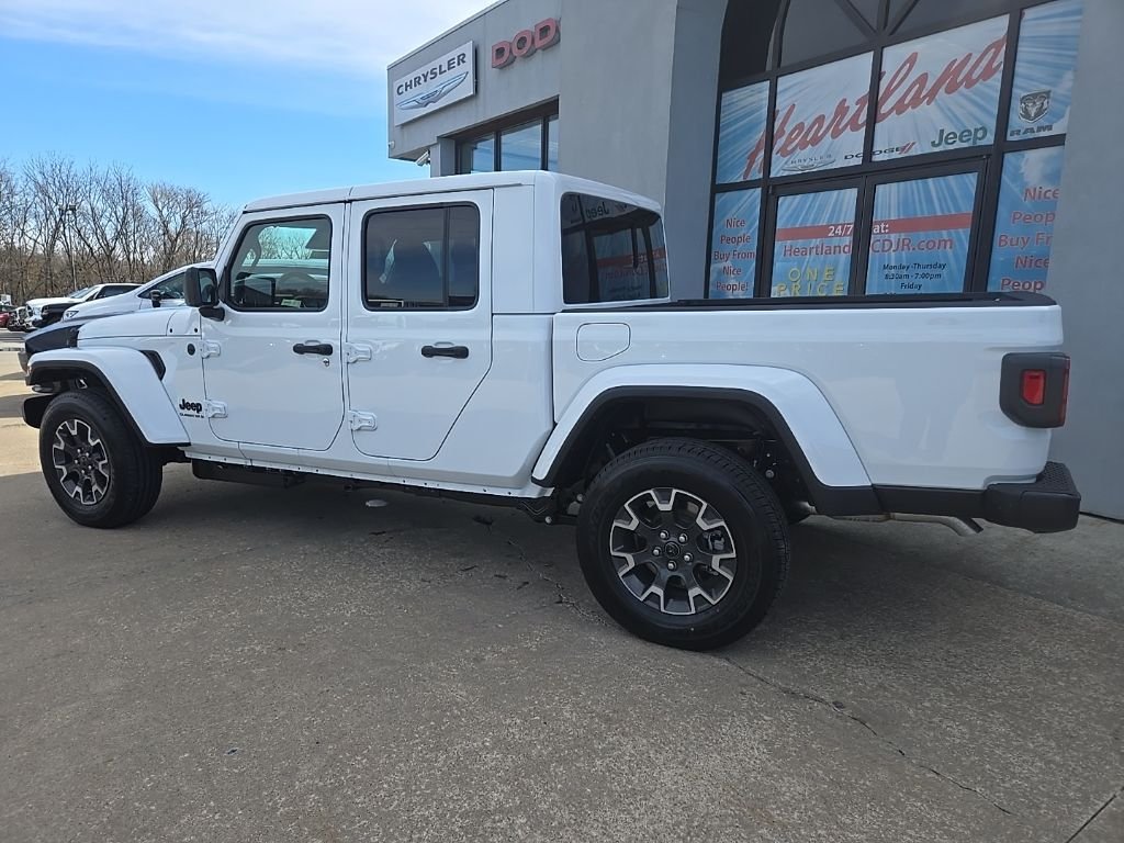 New 2026 Bright White Clear-Coat Exterior Paint Jeep Sahara image 7