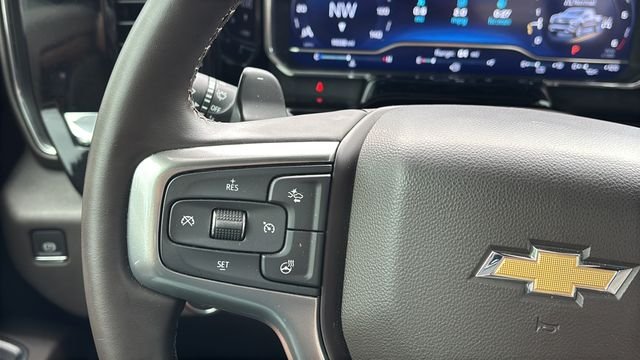 Used 2025 White Chevrolet LTZ image 23