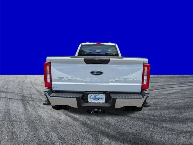 New 2026 Oxford White Ford F-450® XL image 5
