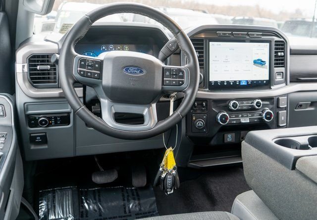 Used 2024 Oxford White Ford XLT image 12
