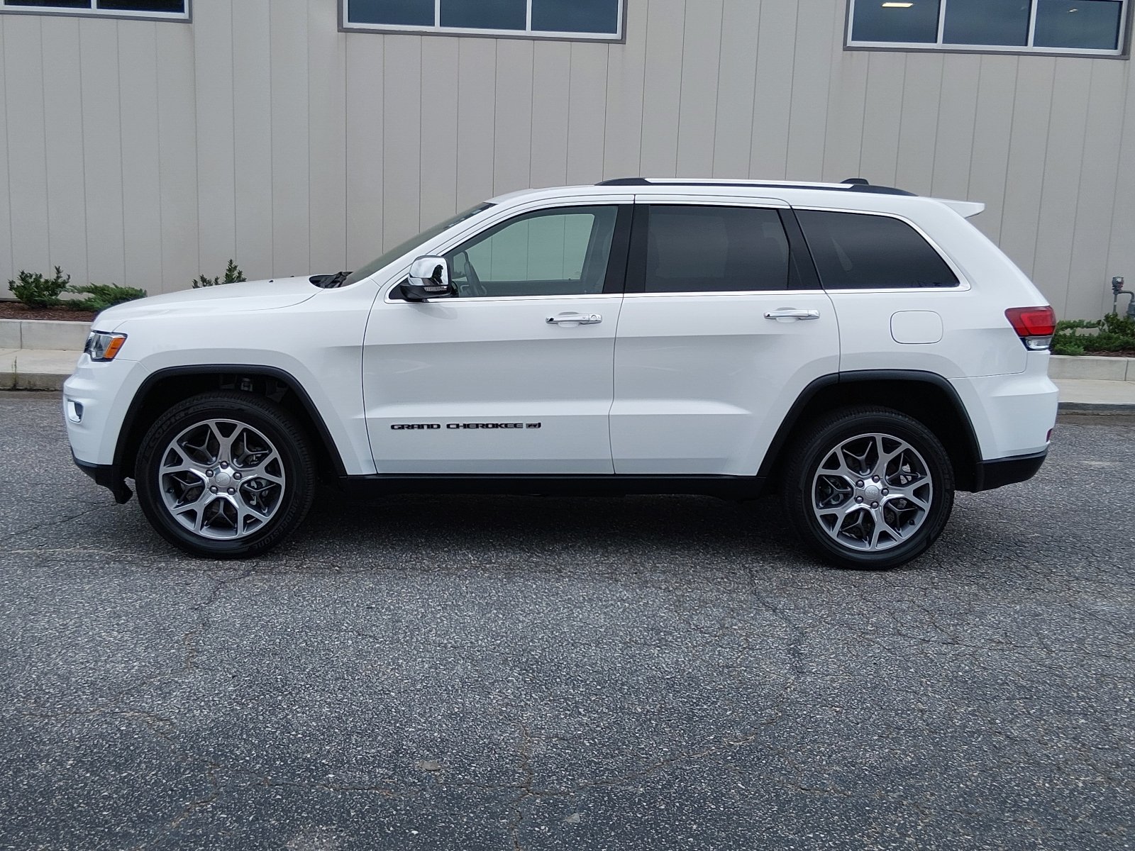 Certified Used 2022 Bright White Clear Coat Jeep Limited image 6