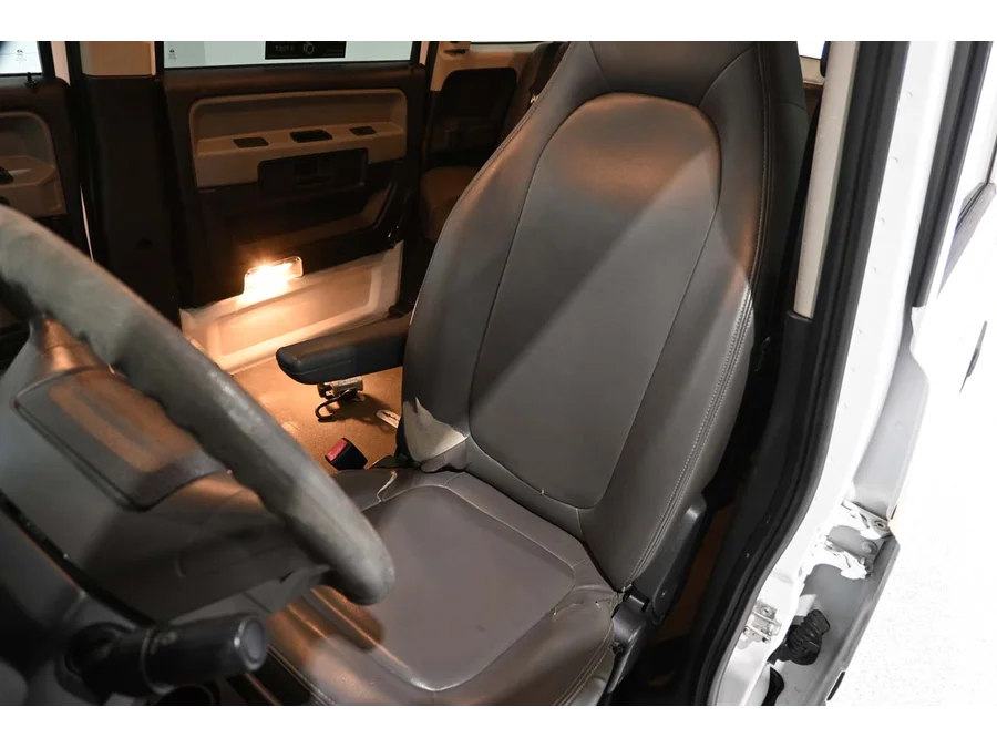 Used 2014 WHITE VPG DX Mobility Handicap Van image 14