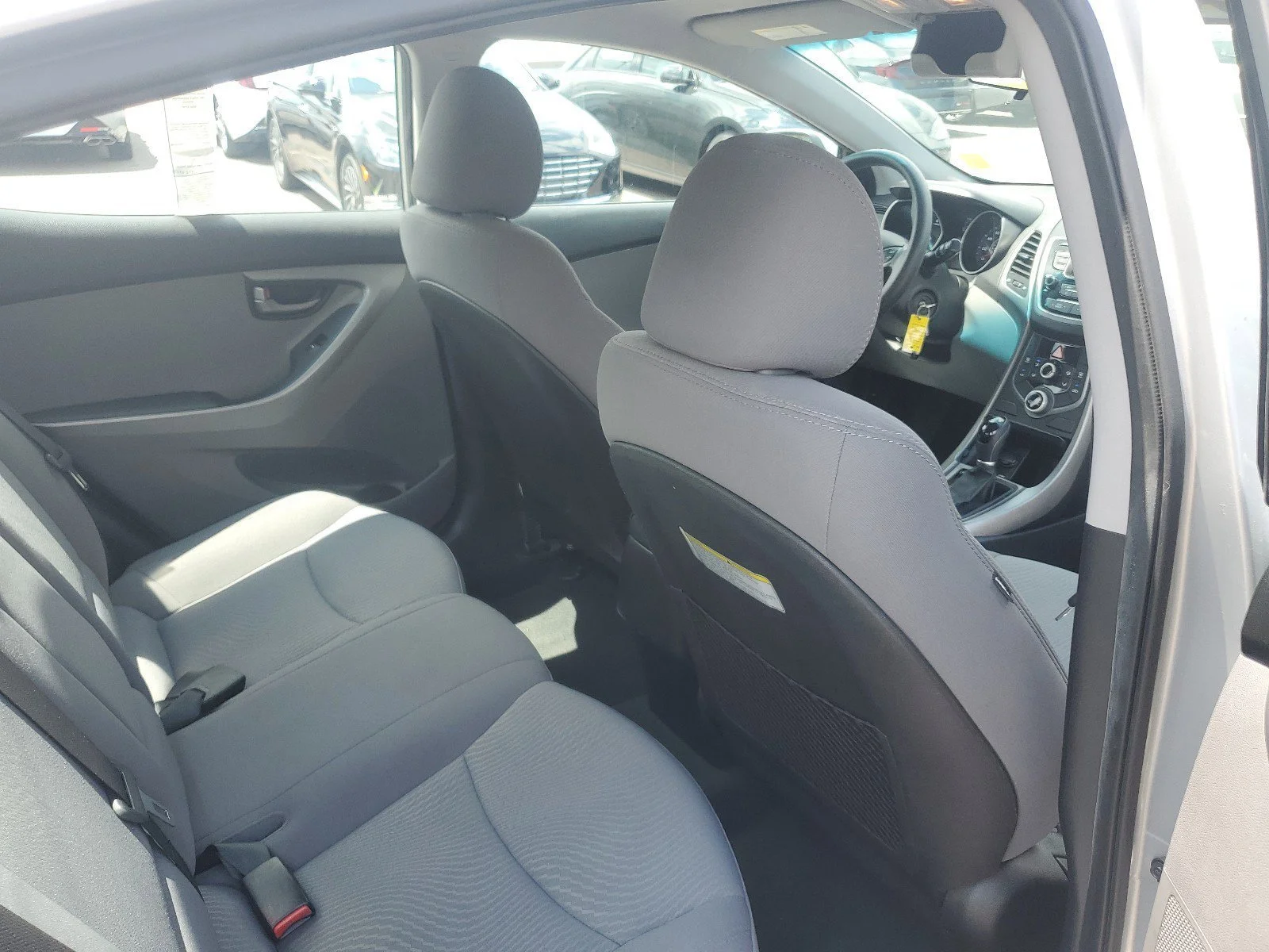 Used 2014 Radiant Silver Hyundai SE image 29