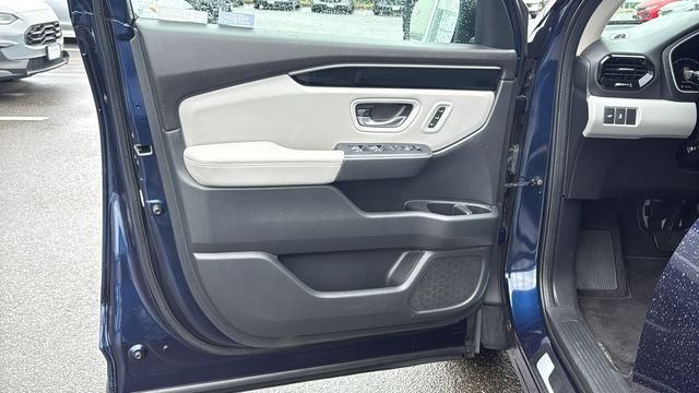 Used 2024 Obsidian Blue Pearl Honda Touring image 9