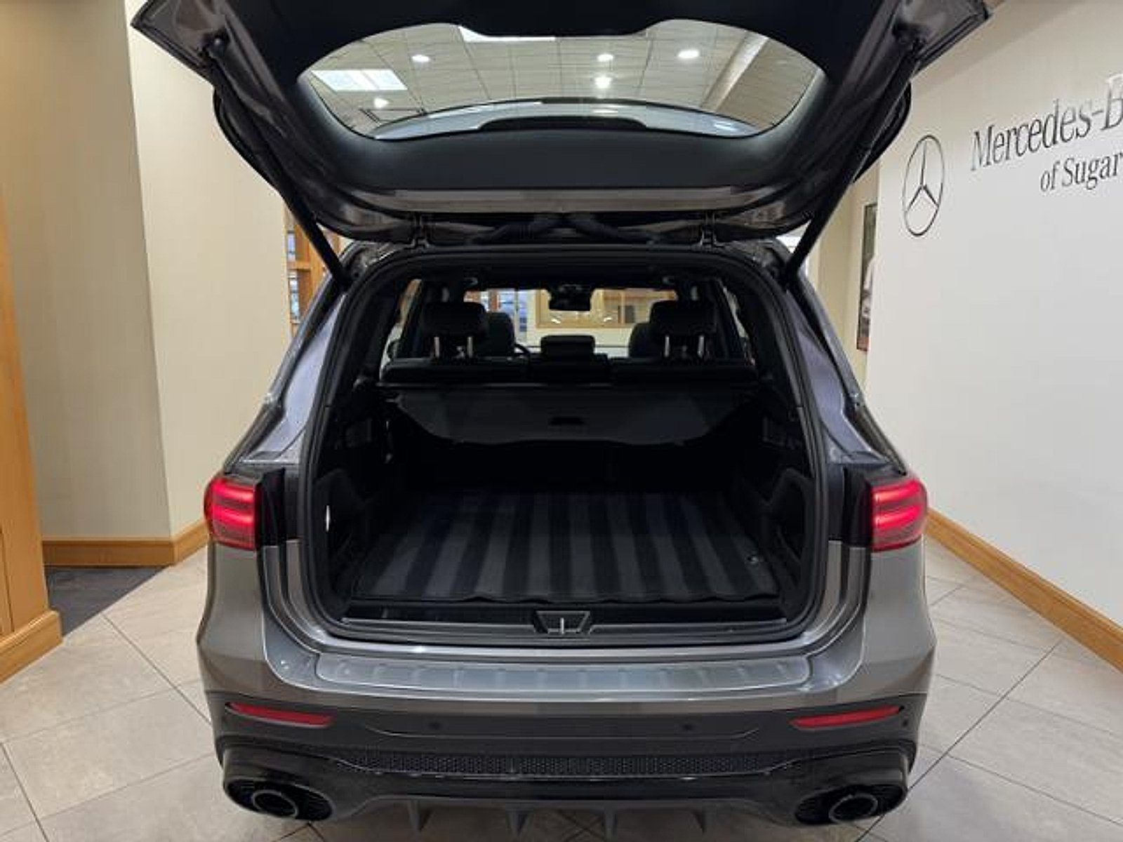 Certified Used 2025 Mountain Grey Metallic Mercedes-Benz 4MATIC® image 26