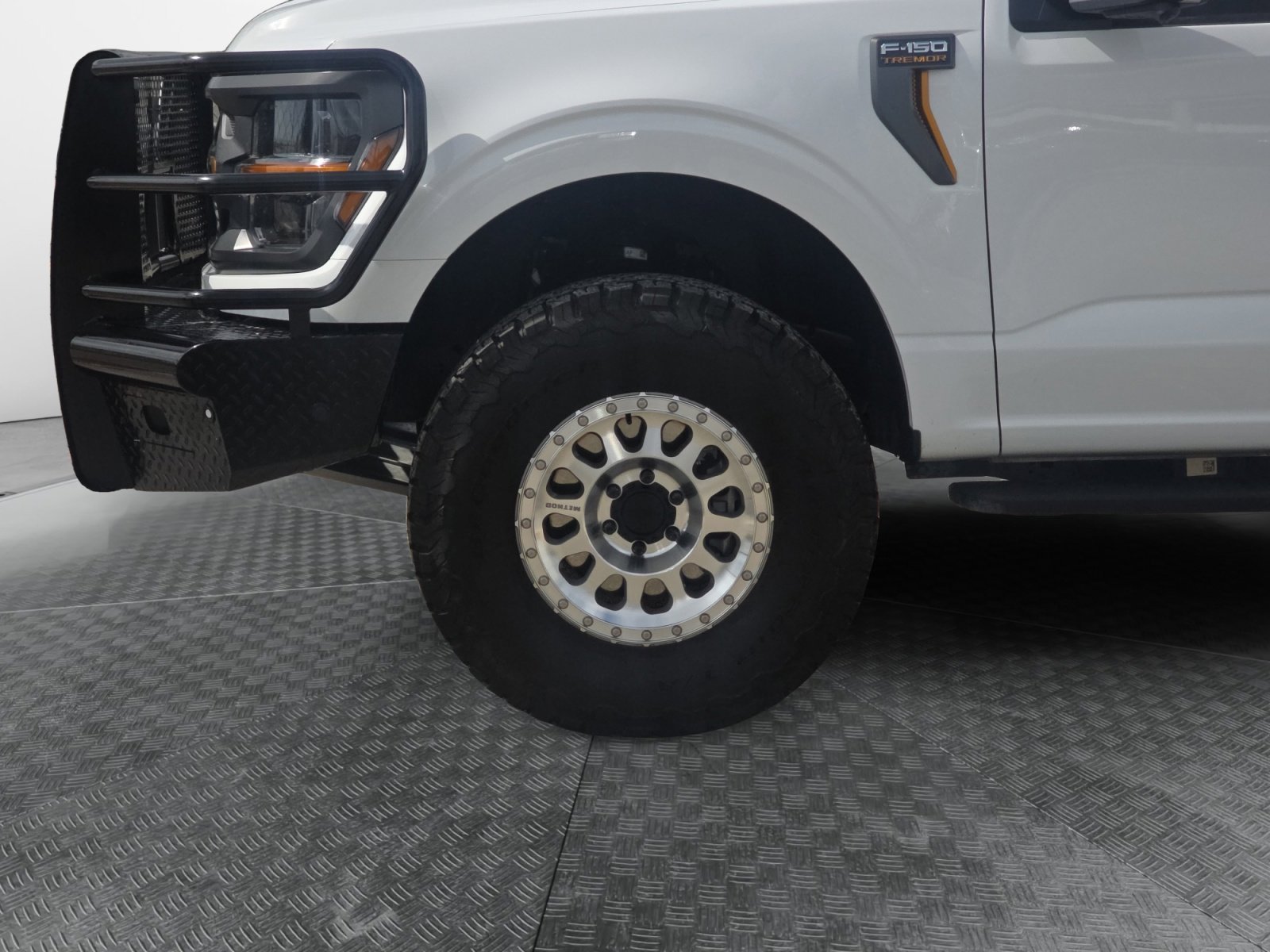 Used 2024 White Ford Tremor image 9