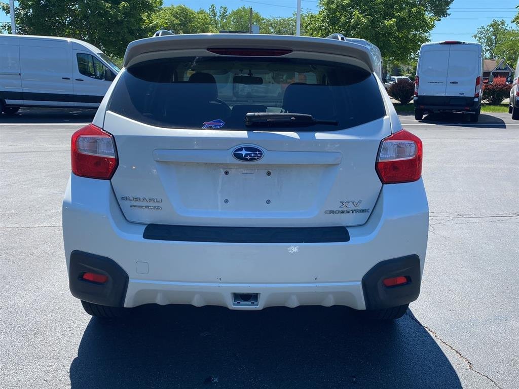 Used 2014 Satin White Pearl Subaru Premium image 9