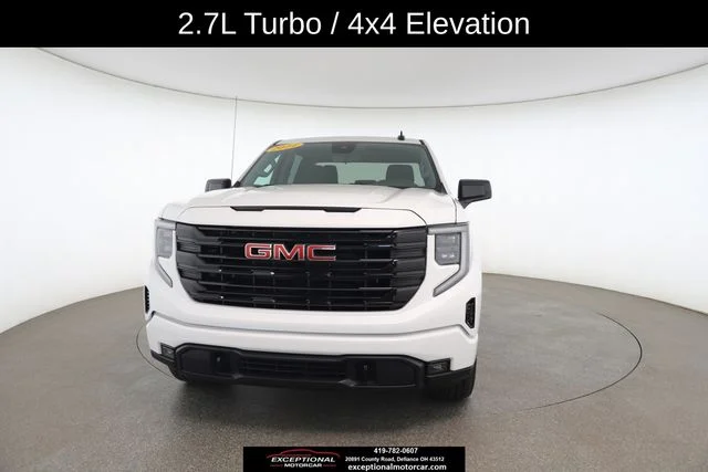 Used 2024 White GMC Elevation image 30