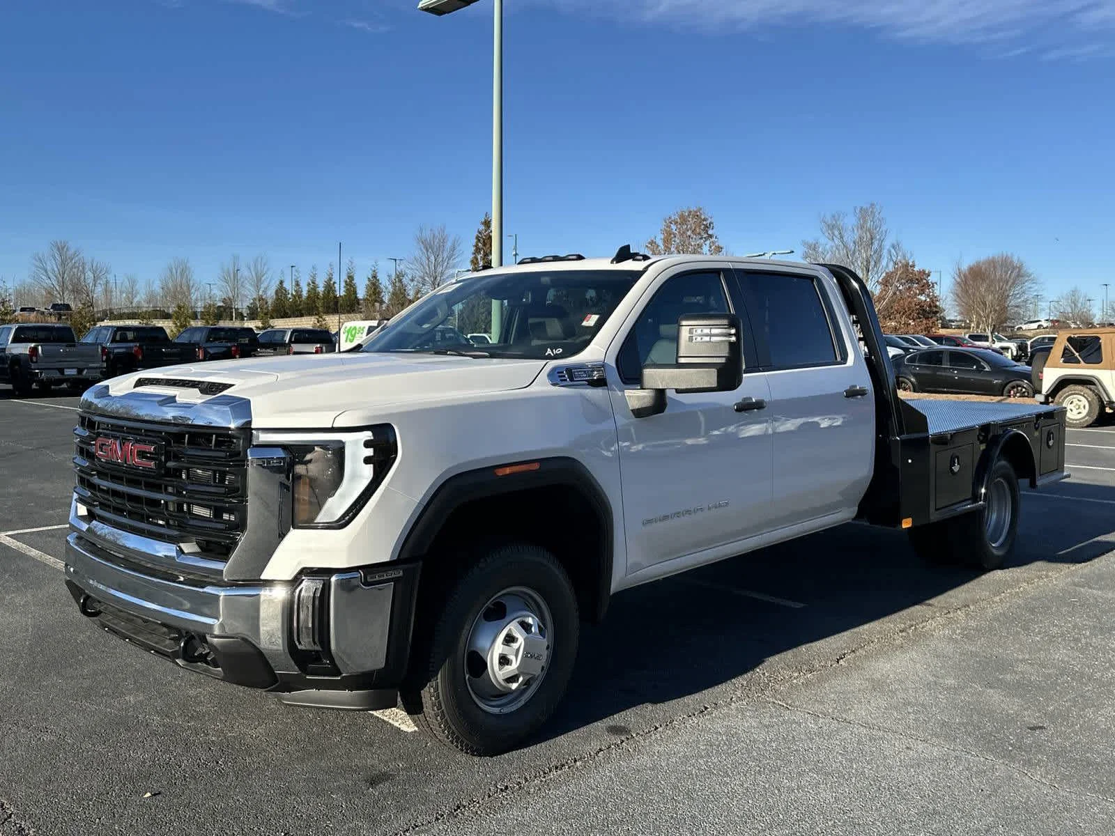 2025 GMC Sierra 3500HD Pro - Photo 6