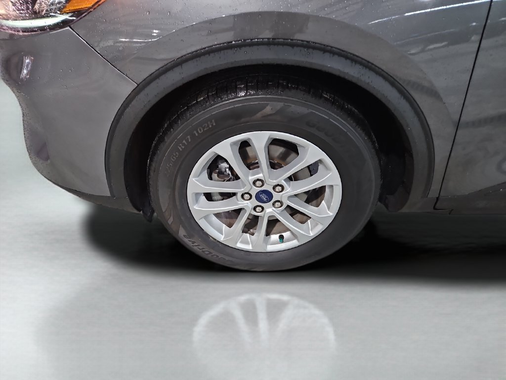 Used 2022 Gray Ford SE image 26