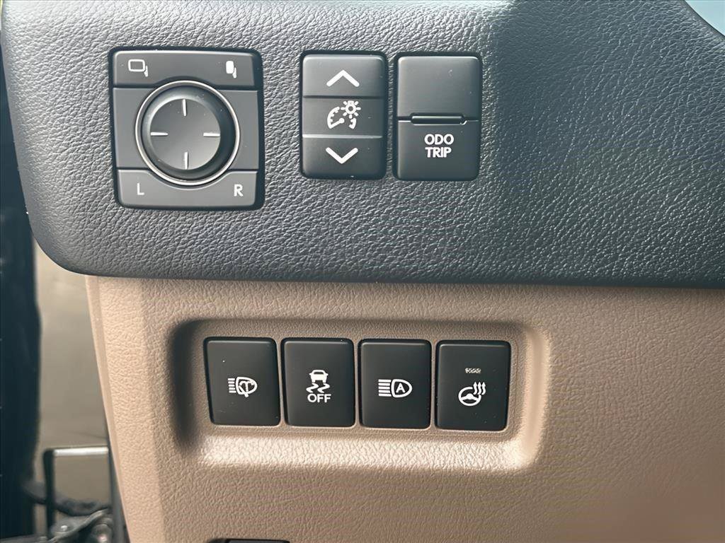 Used 2023 Black Onyx Lexus GX 460 Premium image 25