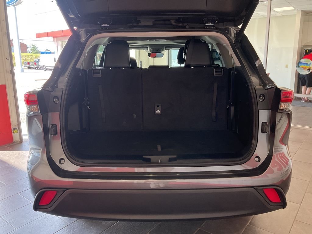 Used 2022 Gray Toyota XLE image 10