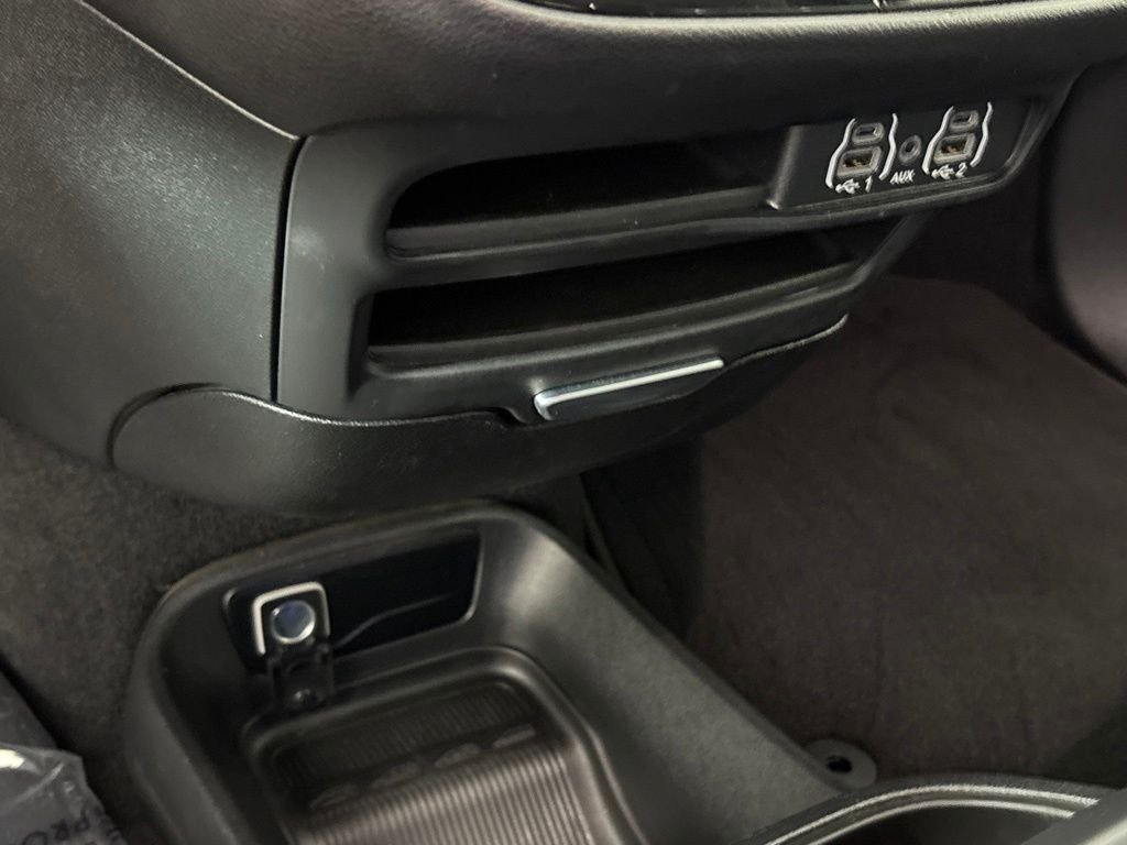 Used 2025 Black Chrysler Select image 40