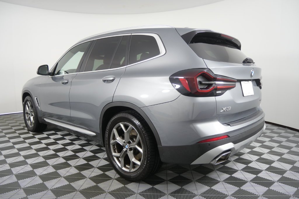 Used 2023 Gray Metallic BMW xDrive30i image 6