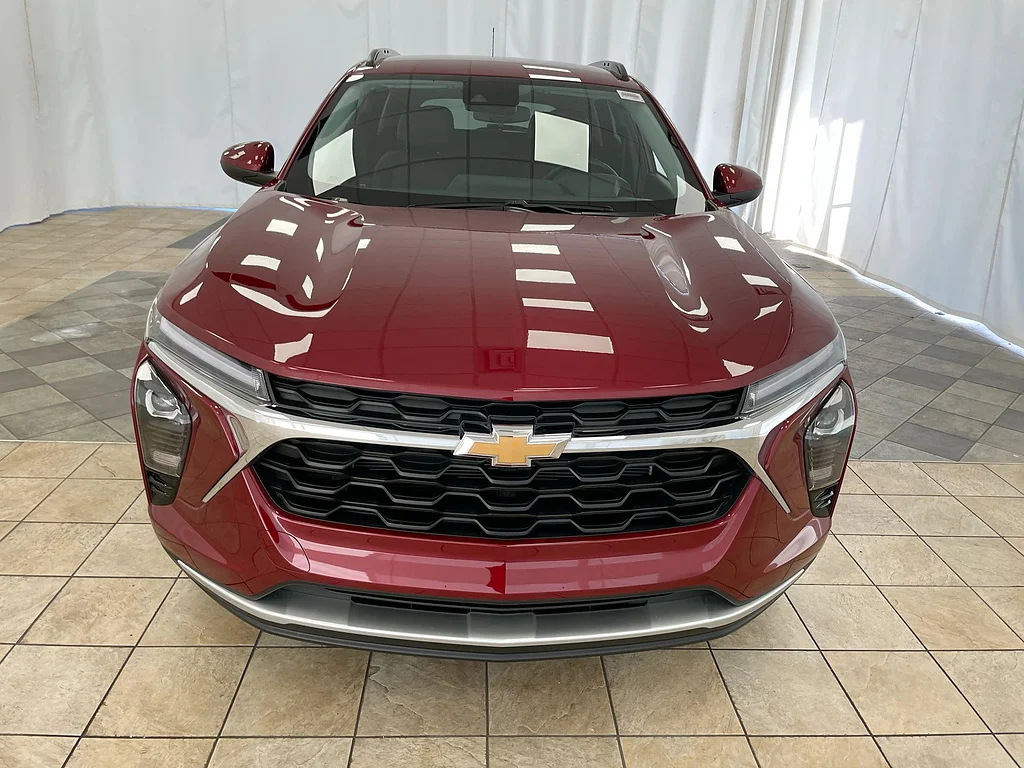 Used 2025 Crimson Metallic Chevrolet LT image 28