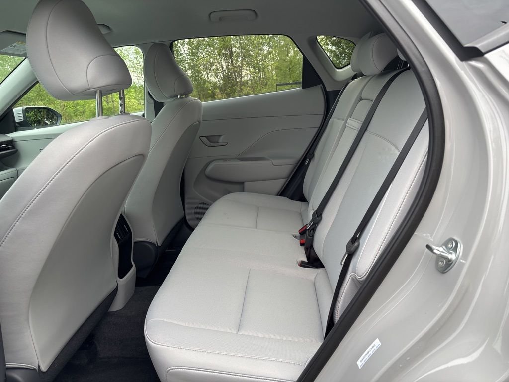 2025 Hyundai Kona SEL Convenience - Photo 12