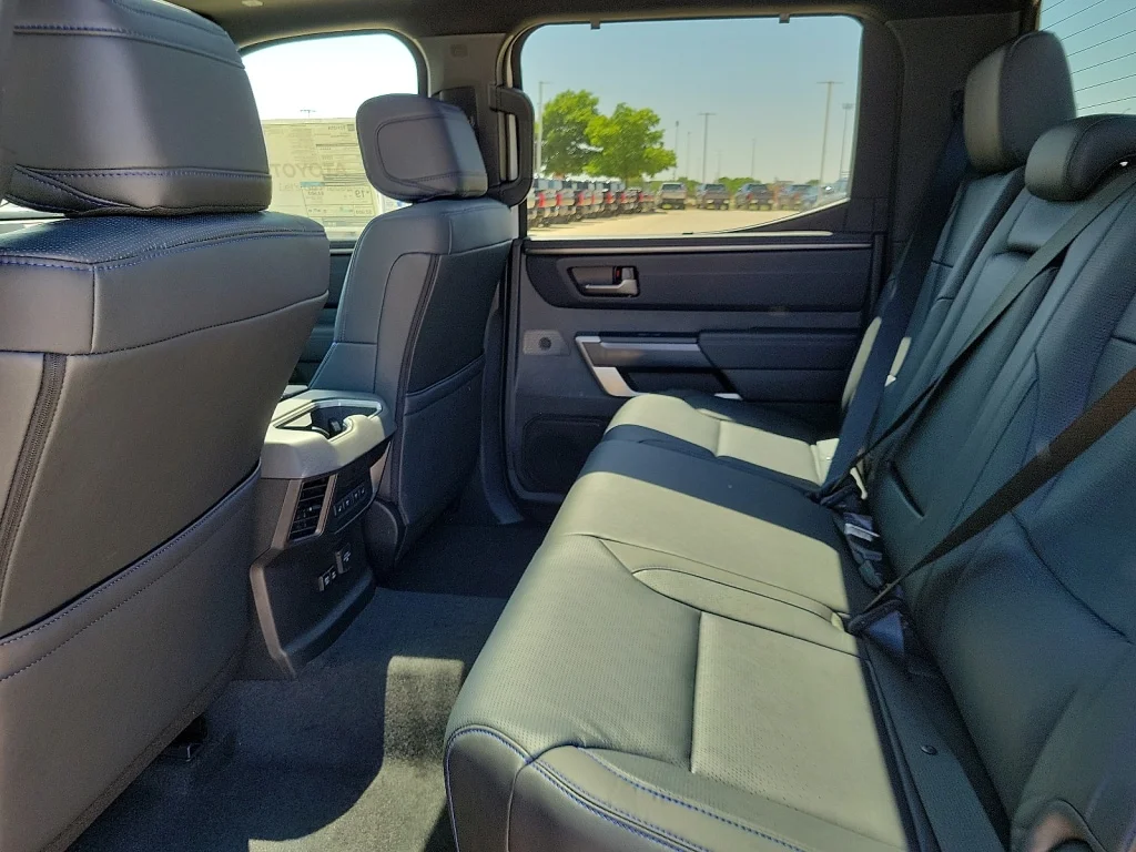 New 2026 Wind Chill Pear Toyota Platinum image 6