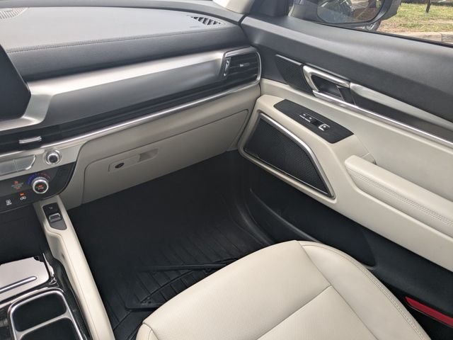 Certified Used 2024 Black Kia S image 16