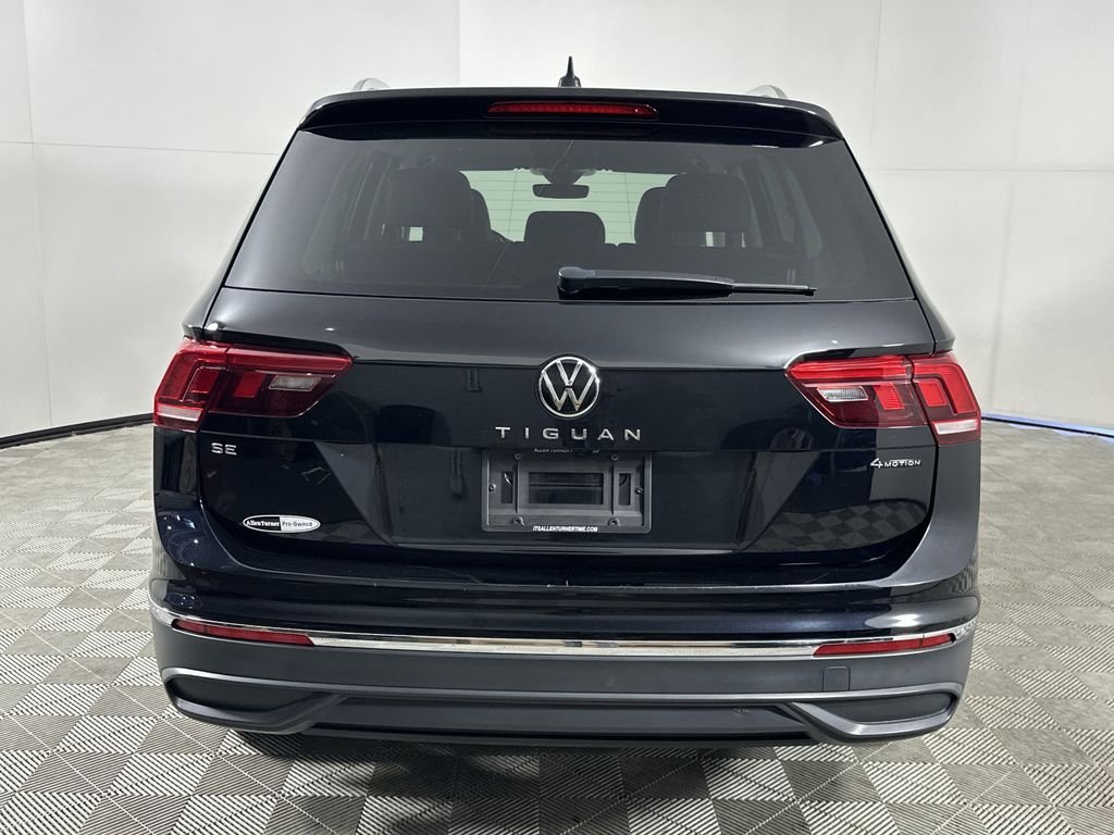 Used 2024 Deep Black Pearl Volkswagen 2.0T SE image 7